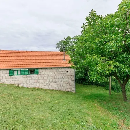 House Lucija Semesterbostad *